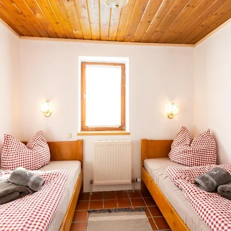 In St Johann Near Slopes, Cleaning Included Semesterbostad